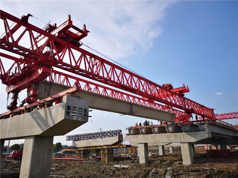 常宜高速公路武进特大桥架桥机架设箱梁施工.png